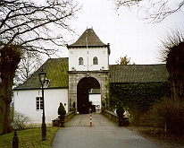 FOTO004 U-Lead Systems, Inc.