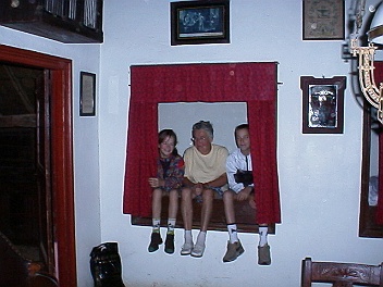 19990801 Nederland Openluchtmuseum Arnhem Ik had een tegoedbon vanuit kerst. Met ma en de kinderen Stephanie en Kevin (van mijn zus Jeanette van Hoof - van der...