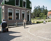 r0300061 Openluchtmuseum plein met allerlei 